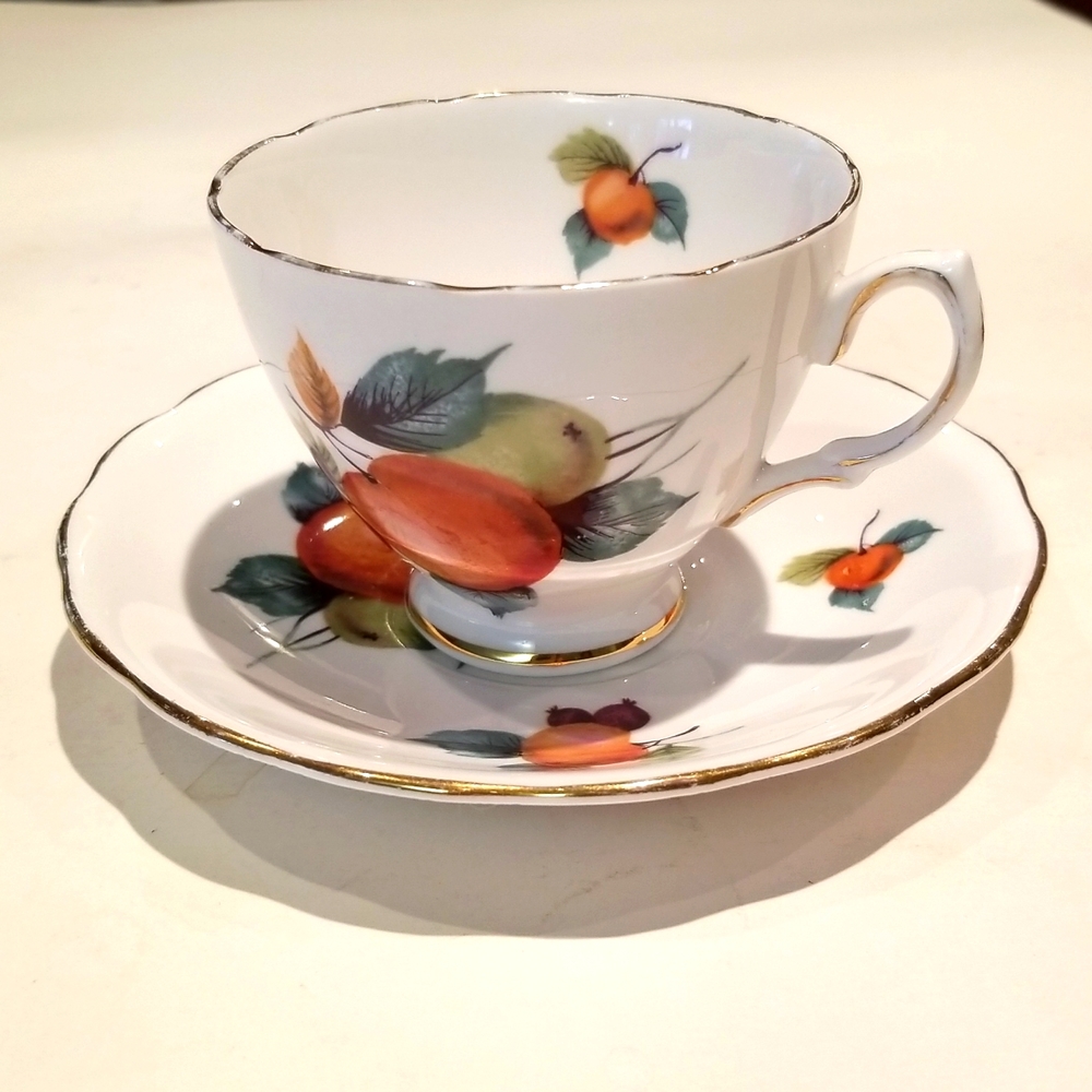 Vintage tea cup and SAUCE